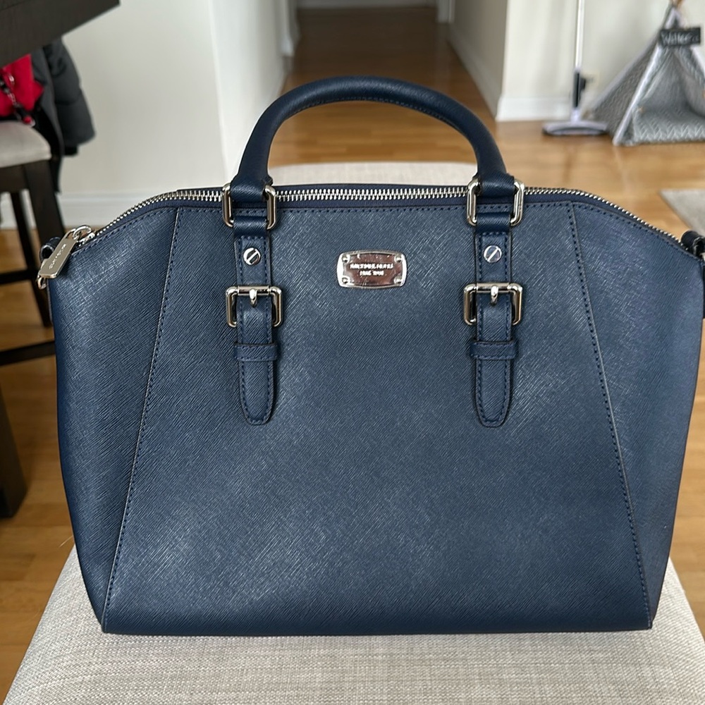 Michael Kors navy bag
